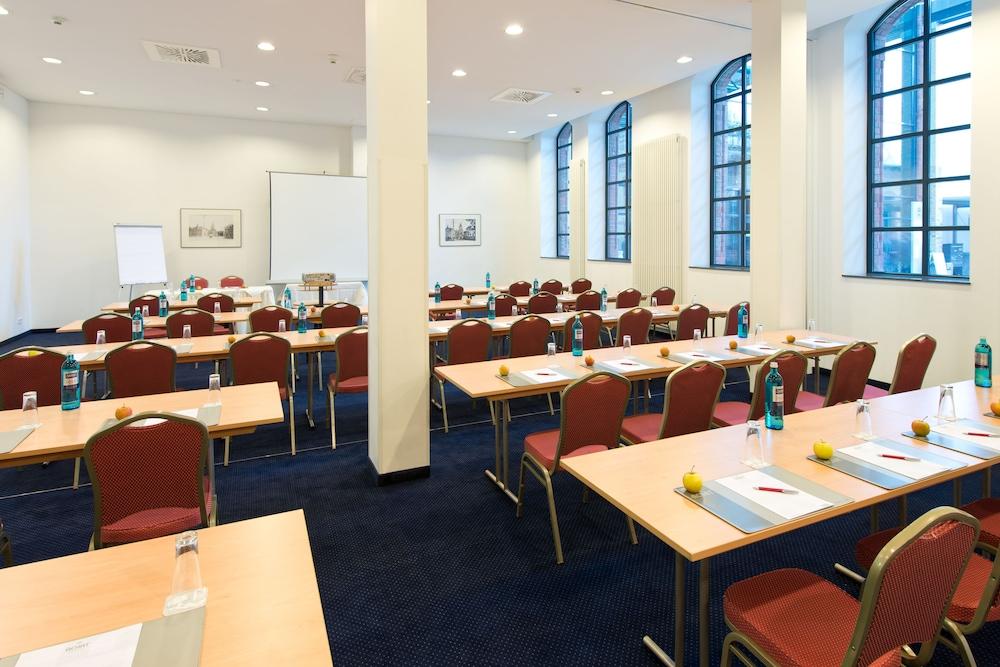 Achat Plaza 4* Offenbach am Main