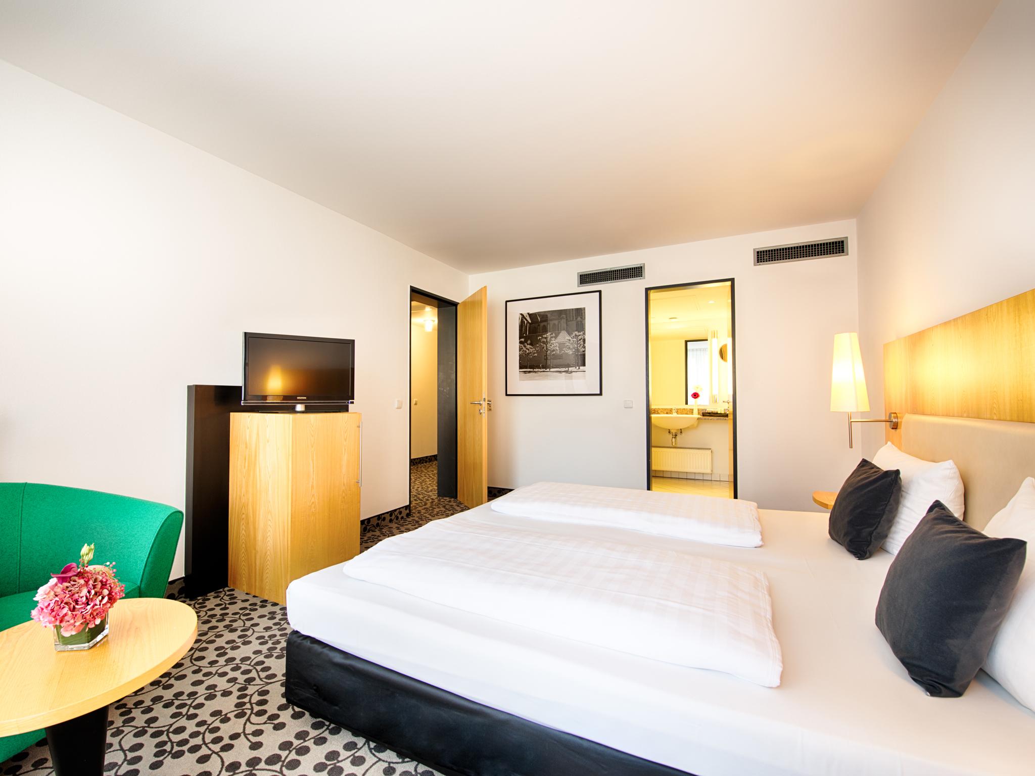 Hotel Achat Plaza 4*