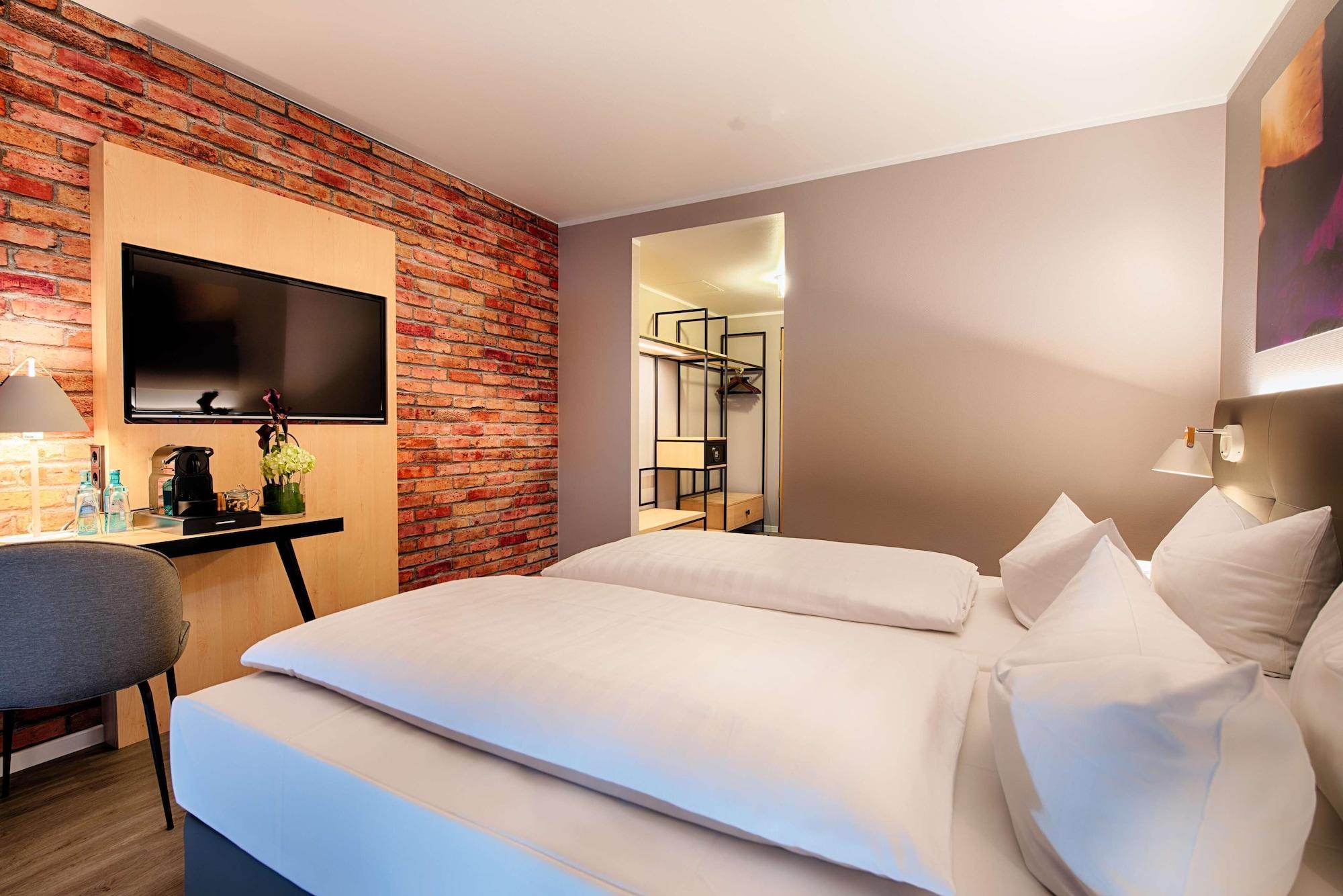 Achat Plaza Hotel
